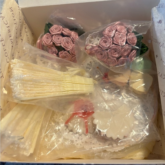 American Girl Samantha, Clothes, and Pink Trunk - Picture 7 of 16